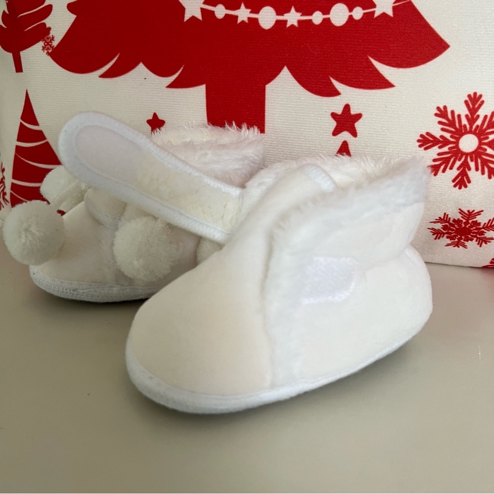 ‘Snow’ Booties - Picture 3 of 4